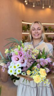 SÚŤAŽ 💐
Poďte s nami navštíviť nové kvetinárstvo @buketbratislava 🌸 a vyhrajte pre svoju mamu krásny darček ku Dňu matiek 💐

Pripravili sme si pre vás SÚŤAŽ o kyticu v hodnote 100€ 💛

Ako sa zapojiť?
* Sledujte @buketbratislava & @bratislava_
* Označte v komentári niekoho, kto miluje kvety
* Dajte like na tento príspevok

Výhercu vyžrebujeme v sobotu 9.5. Držíme palce 🍀

Súťaž nie je nijako sponzorovaná, spravovaná, ani podporovaná spoločnosťou Meta.

#bratislava #slovakia #kvetinarstvo #sutaz #spolupraca