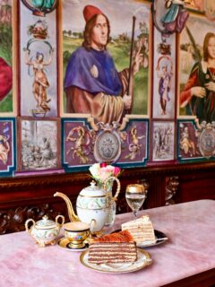 Weekend in @konditorei_kormuth 🍰 a must visit place when in Bratislava. A historical patisserie full of delicious cakes and beautiful interior.

Make sure to save it & visit 🤍
 
#bratislava #slovakia #konditorei #konditoreikormuth #collab