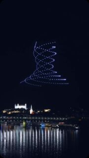 White night 2026 ✨

Have you been? Which art piece is your favorite?

Video: @zdronu @michaelabudka 

#bratislava #slovakia #slovensko #bielanoc #whitenight