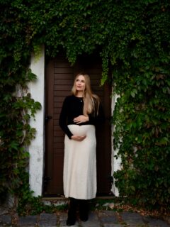 Magical Autumn photoshoot in Bratislava’s Old Town with the most talented @elena_bliznik ✨

Location is Rudnay Square, with the beautiful building of @irinrestaurant & @lekarenusalvatora 

#bratislava #slovakia #cityphotoshoot #bratislavaoldtown